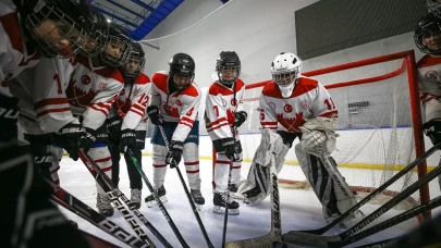 “Buzun kraliçeleri” şampiyonluk için buzda savaşıyor