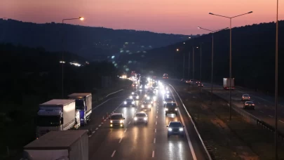 Kurban tatili başladı: Anadolu Otoyolunun Bolu geçişinde bayram yoğunluğu yaşanıyor
