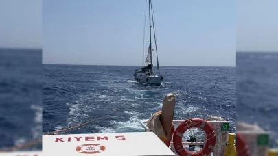 Fethiye’de makine arızası nedeniyle sürüklenen tekne kurtarıldı