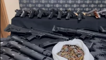 Hatay’da kaçakçılara operasyon! Çok sayıda silah ve mühimmat ele geçirildi