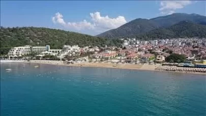 Arnavutköy'deki Karaburun Sahili Mavi Bayrak aldı