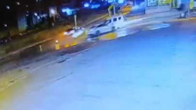 Edirne'de 4 aracın karıştığı zincirleme kaza kamerada