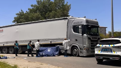 Tırın çarptığı motosikletteki 2 kişi hayatını kaybetti