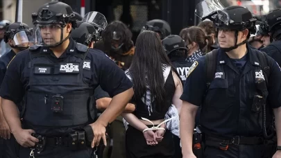 New York'ta göçmenlere destek protestoları şiddetleniyor