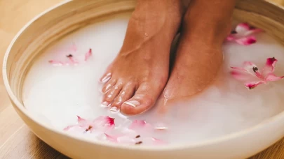 Ayakları tuzlu suda bekletmenin bilinmeyen faydaları