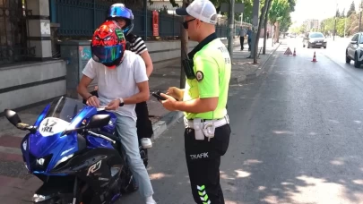 Manisa’da motosikletlilere ceza yağdı