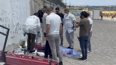 Antalya'da sahilde erkek cesedi bulundu