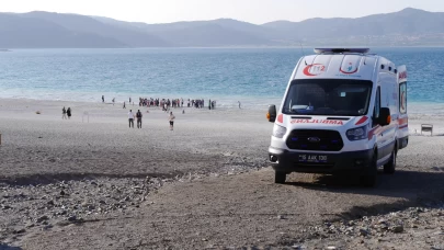 Salda Gölü'nde baba ve oğlu boğuldu