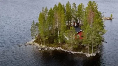 Sadece tekneyle ulaşımı var! Fiyatı şoke etti