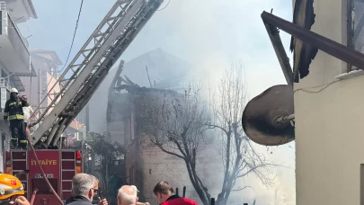 Odunluk yangını iki evde hasara yol açtı