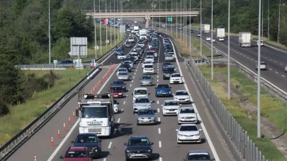 Bayram dönüşü Bolu geçişinde trafik kilitlendi!