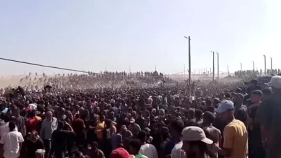 İsrail, Gazze'de yardım dağıtım noktasına ateş açtı: 26 kişi hayatını kaybetti