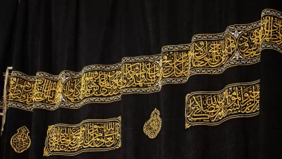 Kabe'nin örtüsü değiştirildi