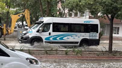 Konya'da sağanak ve dolu hayatı olumsuz etkiledi