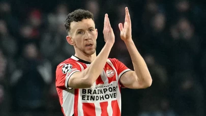 Ivan Perisic, PSV'de kalıyor