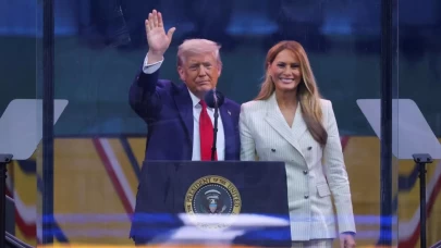 Doğum gününü askeri geçit töreniyle kutladı