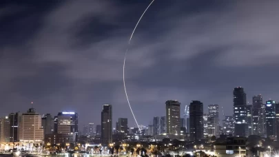 İran, Tel Aviv'deki bir bölge için tahliye uyarısı yayımladı