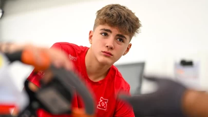 Genç Milli pilot Alp Aksoy'un hedefi podyum