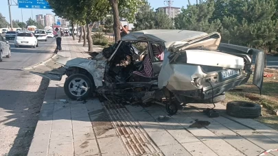 Karşı şeride savrulan Tofaş zincirleme kazaya neden oldu: 1'i ağır 10 yaralı