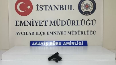 Avcılar'da sokak ortasında iki kişiyi silahla vuran şüpheli yakalandı
