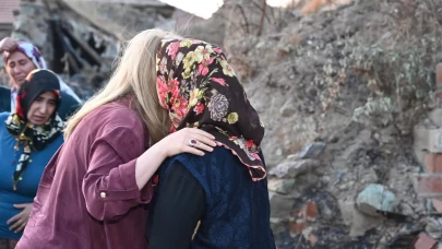 Milletvekili Ölmeztoprak’tan evi yangından etkilenen aileye ziyaret