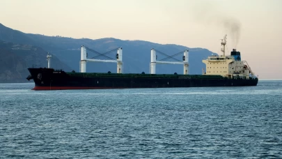 Tekirdağ'da karaya oturan gemide inceleme yapıldı