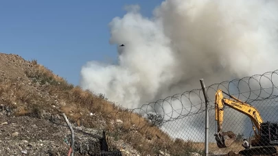 Kocaeli'de atık depolama sahasında çıkan yangına müdahale ediliyor
