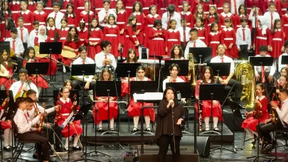 Cumhurbaşkanlığı Çocuk Orkestrası'nın ilk konseri! "Gazze Ağıtı" ayakta alkışlandı