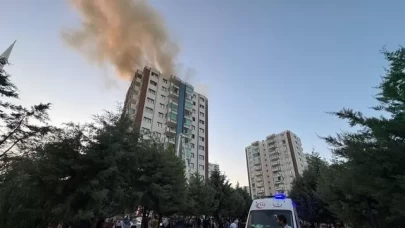 Binada çıkan yangında 38 kişi sepetli vinçle kurtarıldı