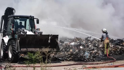 Çöp dağları alev aldı! İzmir’in bitmeyen çilesi yine yüzünü gösterdi