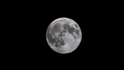 Dev göktaşı Ay’a çarpıyor!