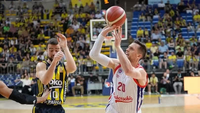 Bahçeşehir Koleji, Mateusz Ponitka'nın sözleşmesini uzattı