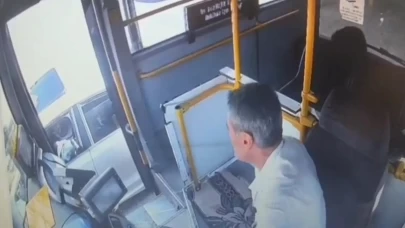 Gaziantep'te otobüs şoförüne direksiyon başında silahlı saldırı kamerada