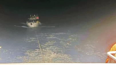 Dalaman açıklarında sürüklenen tekne kurtarıldı