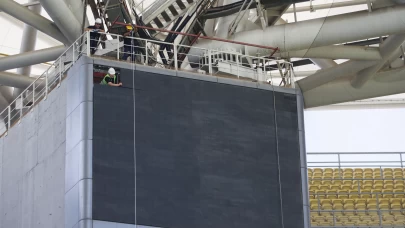 Fenerbahçe stadındaki scoreboardlar yenileniyor