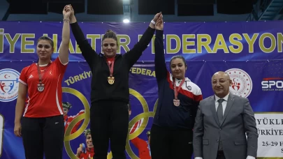 Kulüpler Türkiye Halter Şampiyonası Samsun’da sürüyor