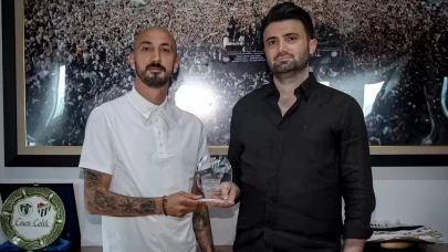 Bursaspor, Ahmet İlhan Özek ile yollarını ayırdı