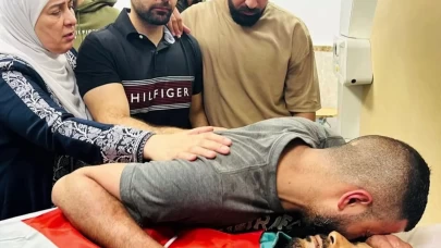 Filistin topraklarını gasbeden İsrailliler Batı Şeria'da Filistinlilere saldırdı