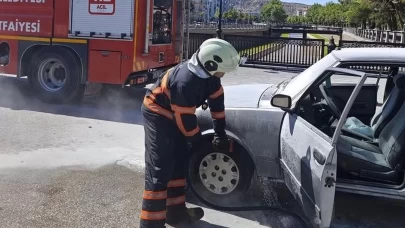 Çankırı'da seyir halindeki otomobil alev aldı