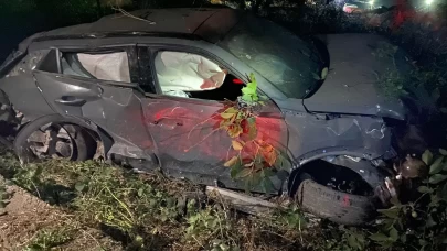 Hurdaya çıkan otomobilden yaralı kurtuldu