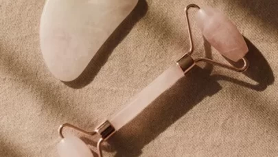 Gua Sha nedir? Yüz şekillendirmede işe yarıyor mu?