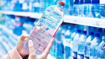Sıcakta zehir saçıyor! Su şişeleriniz mikroplarla dolu olabilir