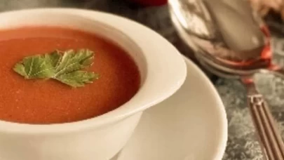 Yazın vazgeçilmezi! 3 pratik soğuk çorba tarifi