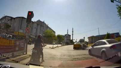 Şişli’de taksi ile çarpışan motosikletin sürücüsü yaralandı