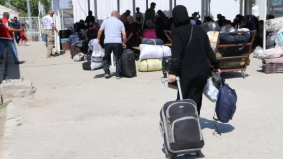 Suriyeliler yollara düştü...