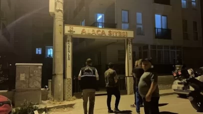 Bir kadın evinde bıçaklanarak öldürüldü!
