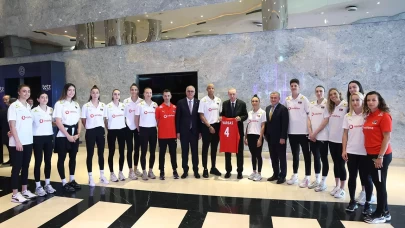 Cumhurbaşkanı Erdoğan, A Milli Kadın Voleybol Takımı’nı kabul etti