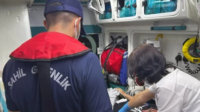 Özel teknede rahatsızlanan vatandaşa tıbbi tahliye