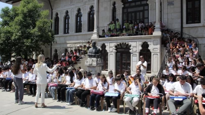 Sinop'ta 100 öğrenci tarihi binada melodika dinletisi sundu