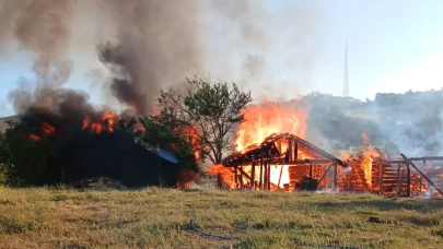 Kastamonu’da 3 samanlık ile odunluk ve garaj yandı